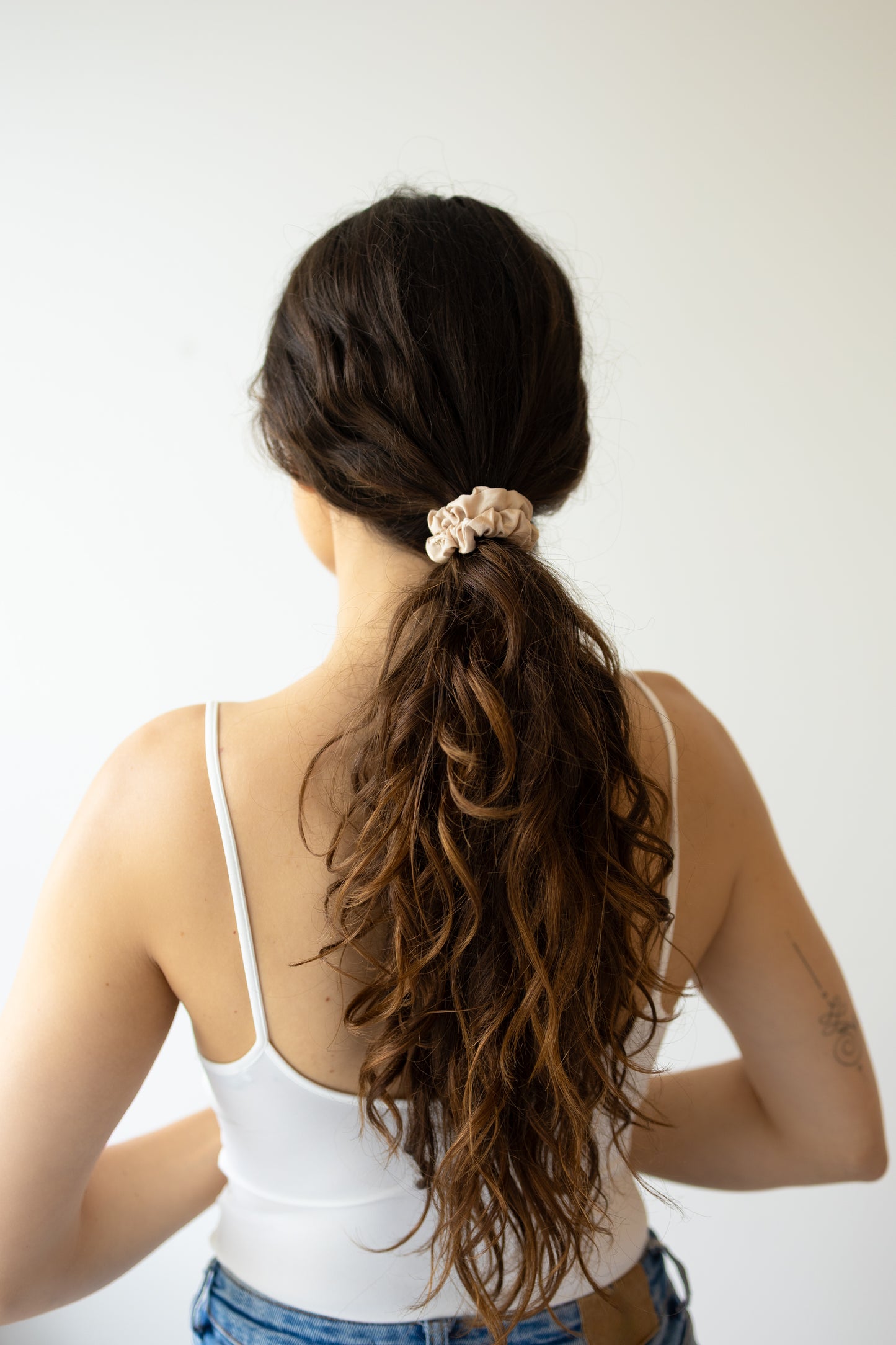 Das ultimative Scrunchie Slim aus 100 % Bambus – prickelnder Champagner